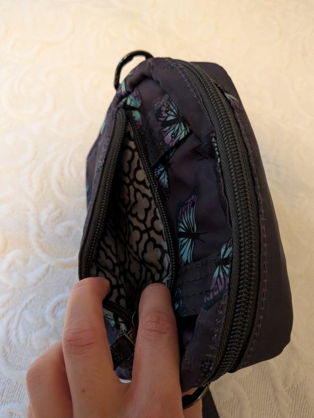 Small Butterfly Lug Swing Purse - Picture 6 of 12